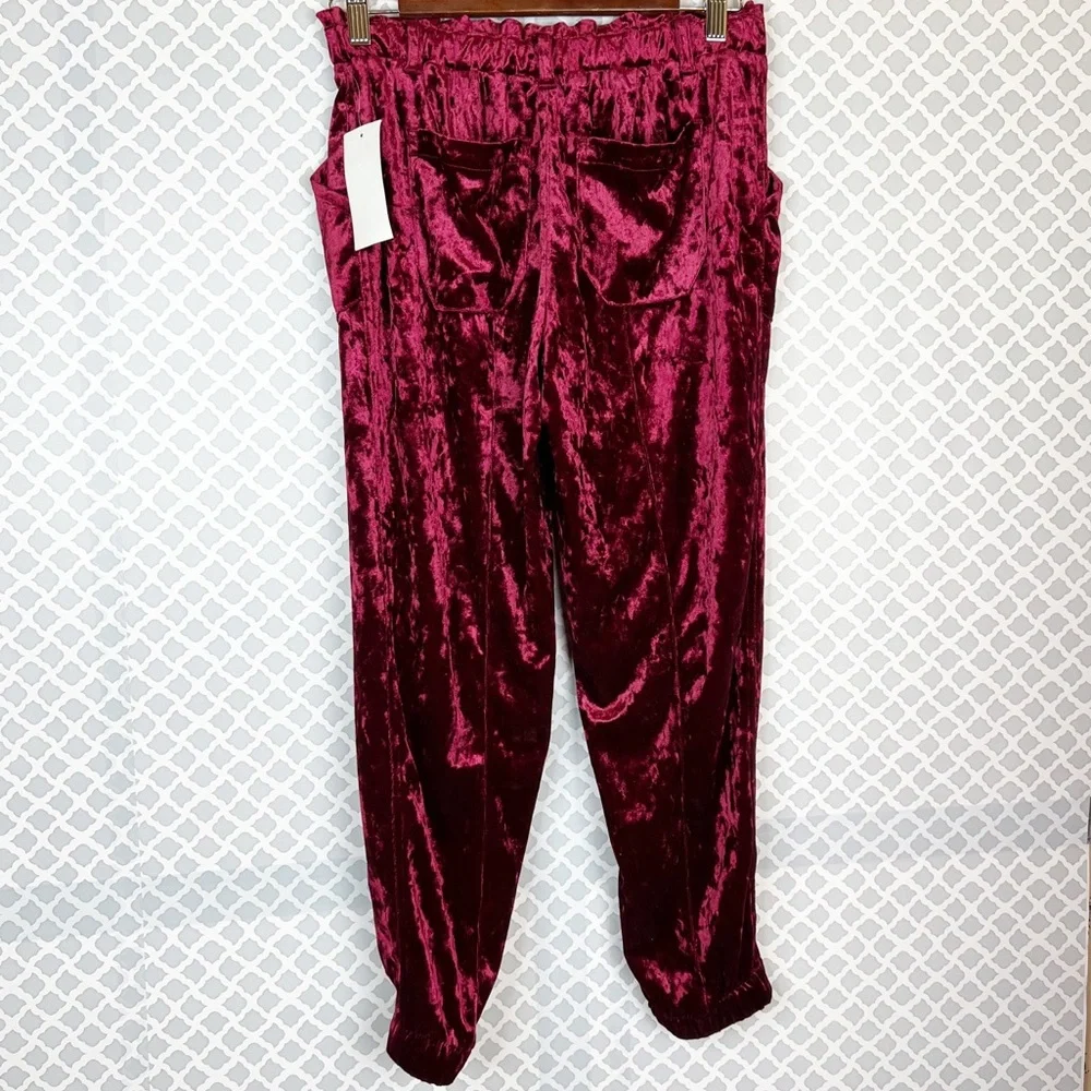 NWT Jolt The Lounge Act Burgundy Velour Belted Joggers Pant